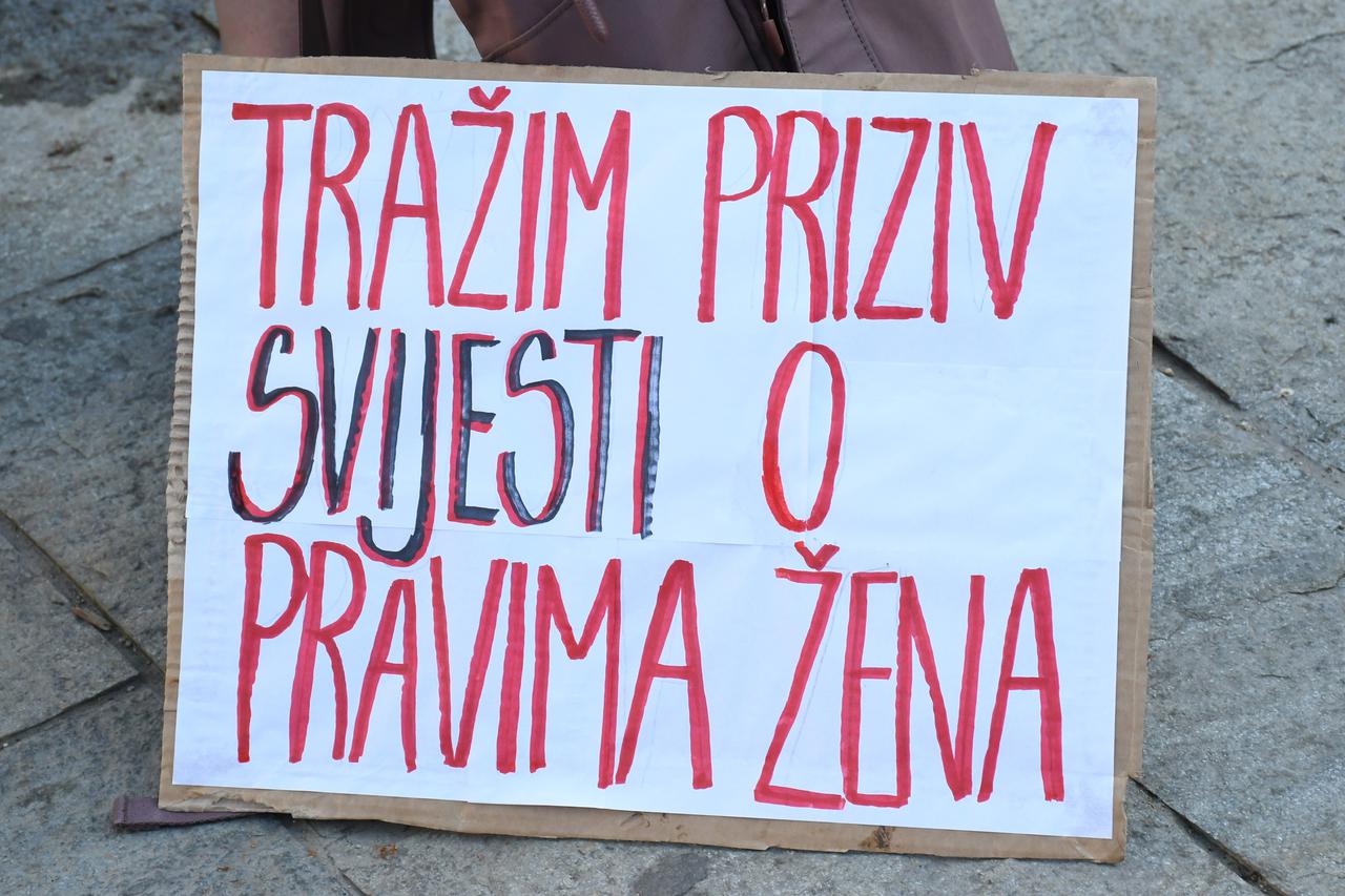 U Sisku održan prosvjed "Dosta! Uništavanja javnog zdravstva i zanemarivanja zdravlja žena!"  