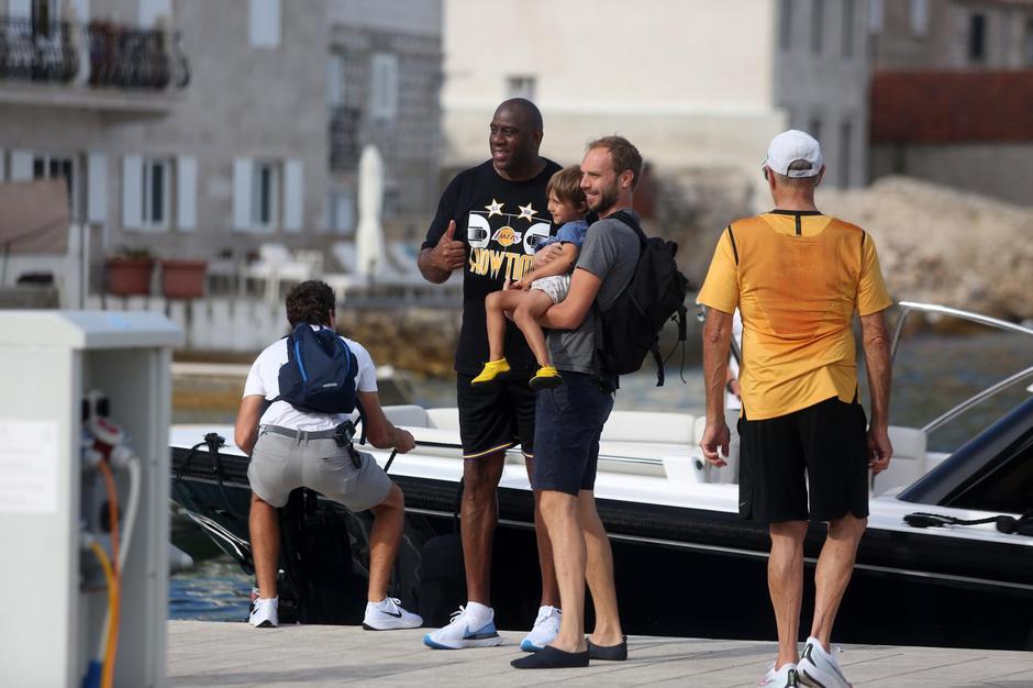 Vis: Magic nakon jutarnjeg jogginga pozirao fanovima