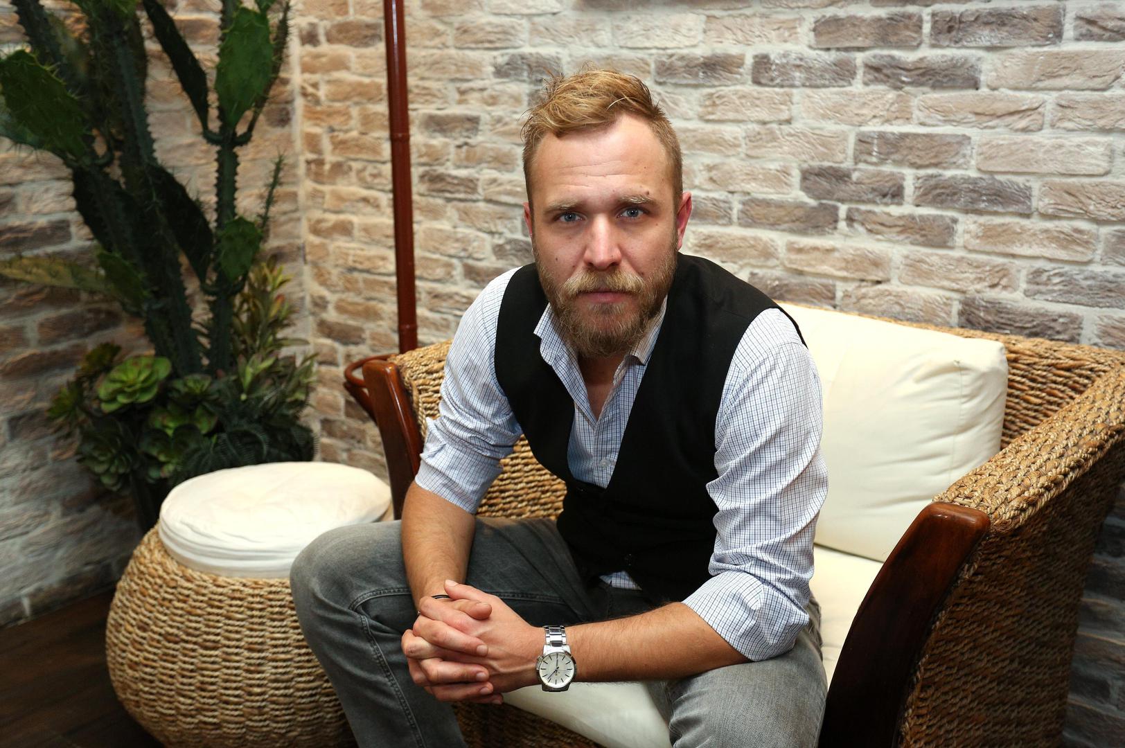 - Nakupio sam kilograme jer sam uvijek volio jesti. S nepunih 18 godina otišao sam raditi na brod i ondje radio mnogo fizičkih poslova. Uz laganu regulaciju prehrane i treninge, kilogrami su otišli sami. Srećom, nisam ih nikad vratio – kaže. 