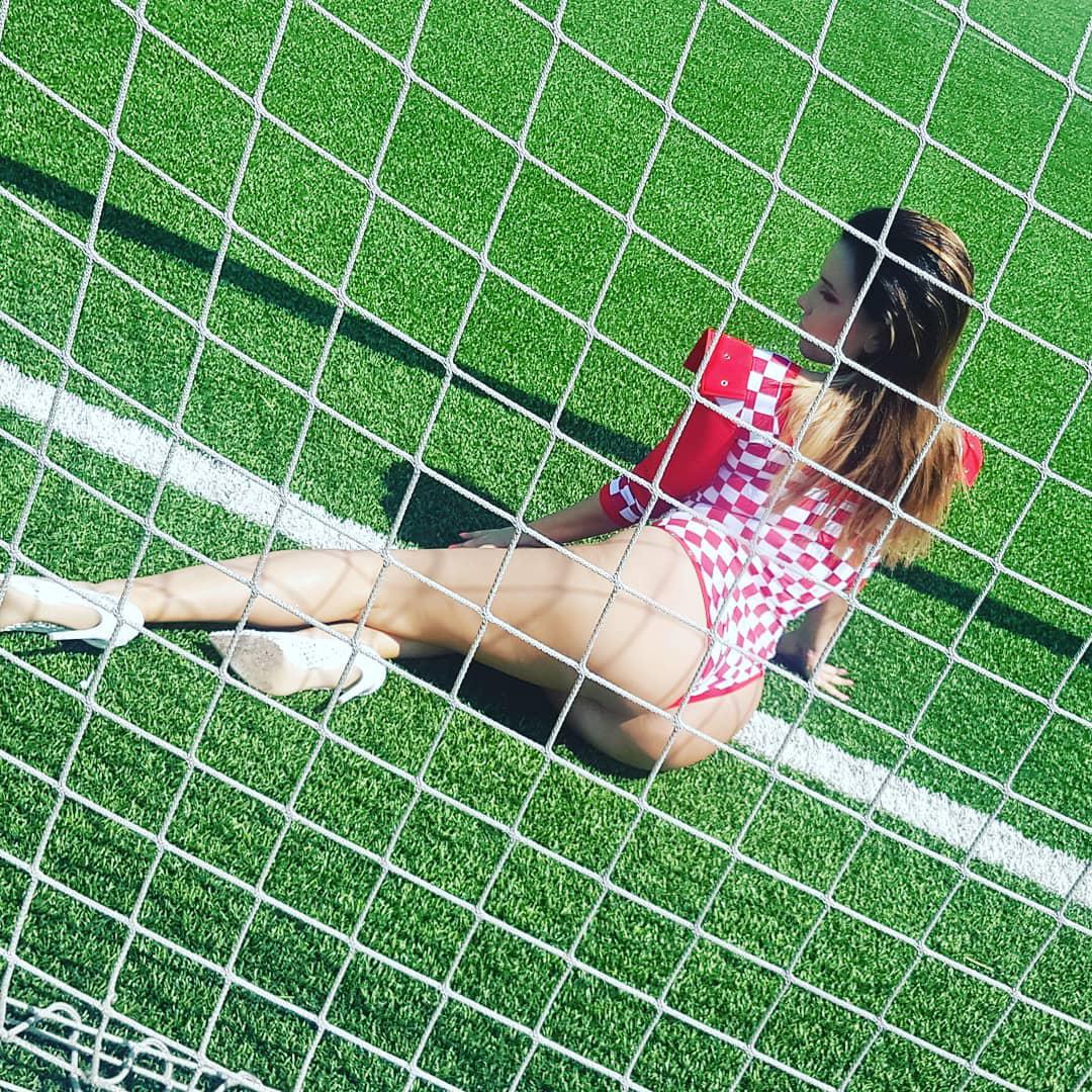 Nives Celzijus provokativnom je fotografijom najavila Svjetsko prvenstvo u Rusiji