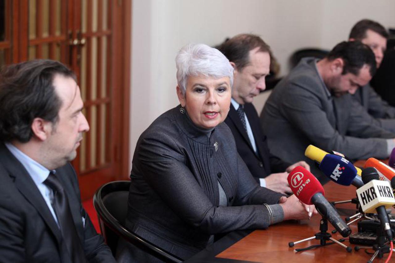 Kosor o Vjesniku (1)