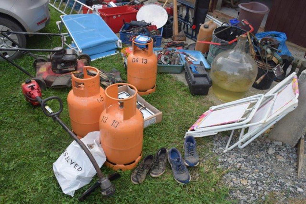 Par iz Kutine krao po vikendicama