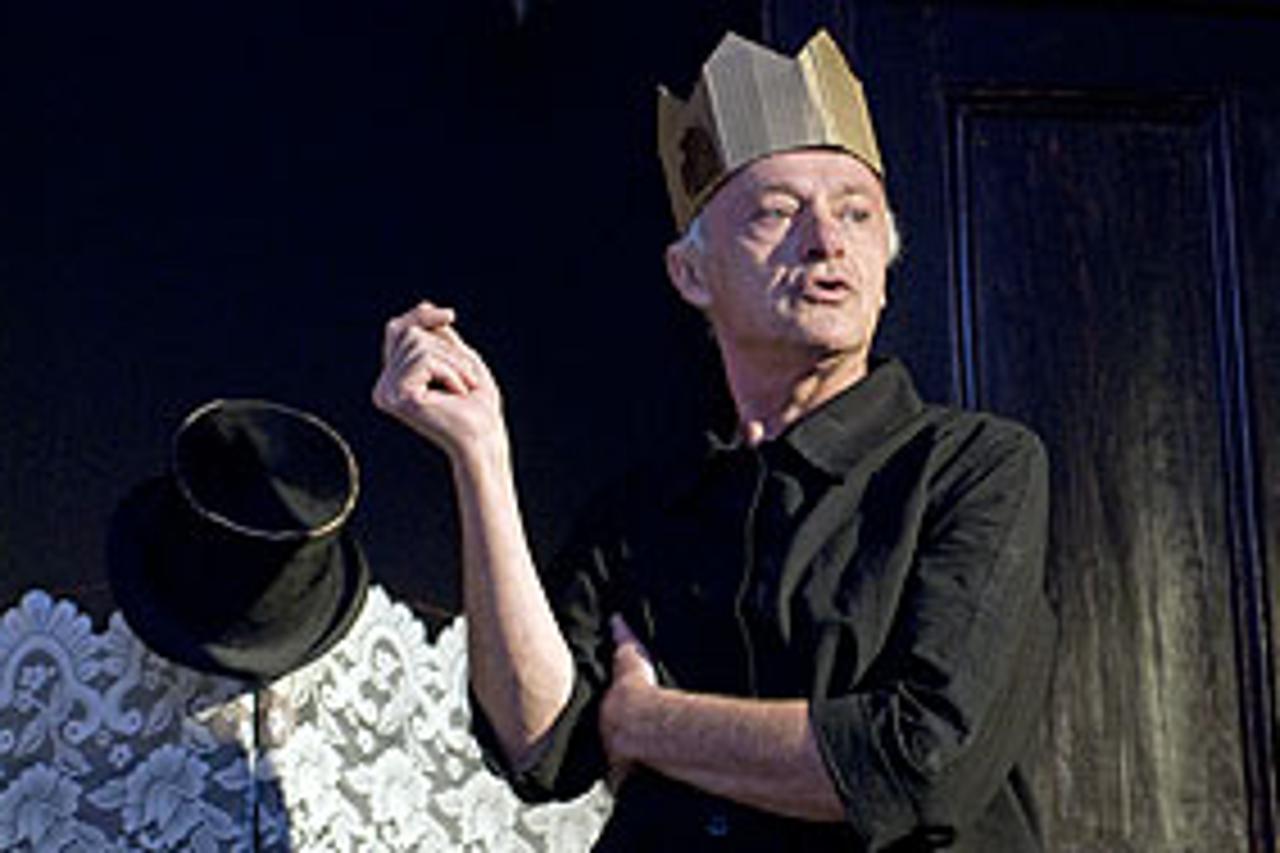 Valentić je Lothara/Charlotte odigrao s razumijevanjem, bez narcističke koketerije.