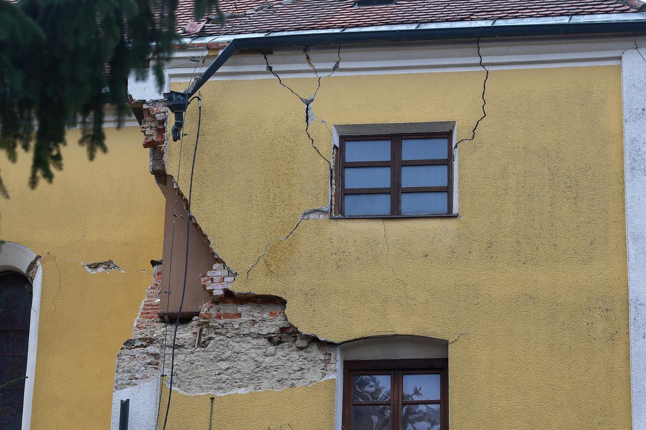 Crkva Uzvišenja Svetog Križa u Kravarskom stradala je u potresu