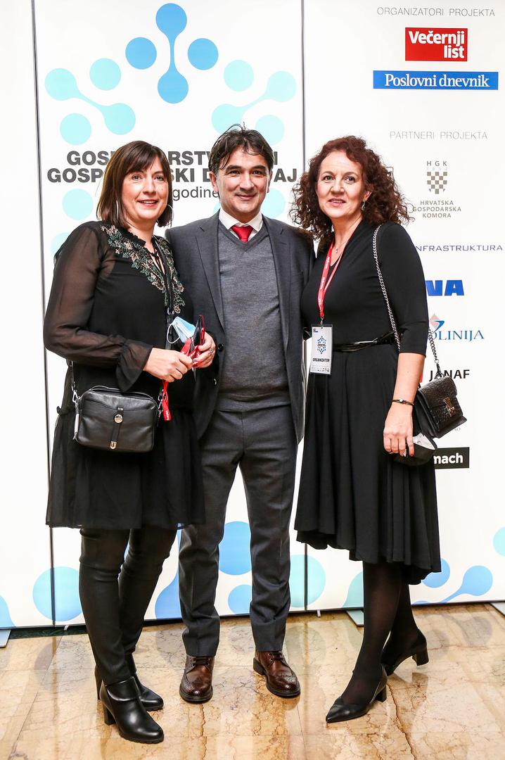 14.12.2021., Zagreb - Dodjela nagrade Vecernjeg lista "Gospodarstvenik i gospodarski dogadjaj 2021. godine. Mirjana Zizic, Zlatko Dalic, Mirjana Tomicic.