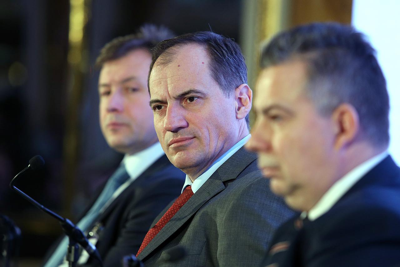 ministar Slaven Dobrović