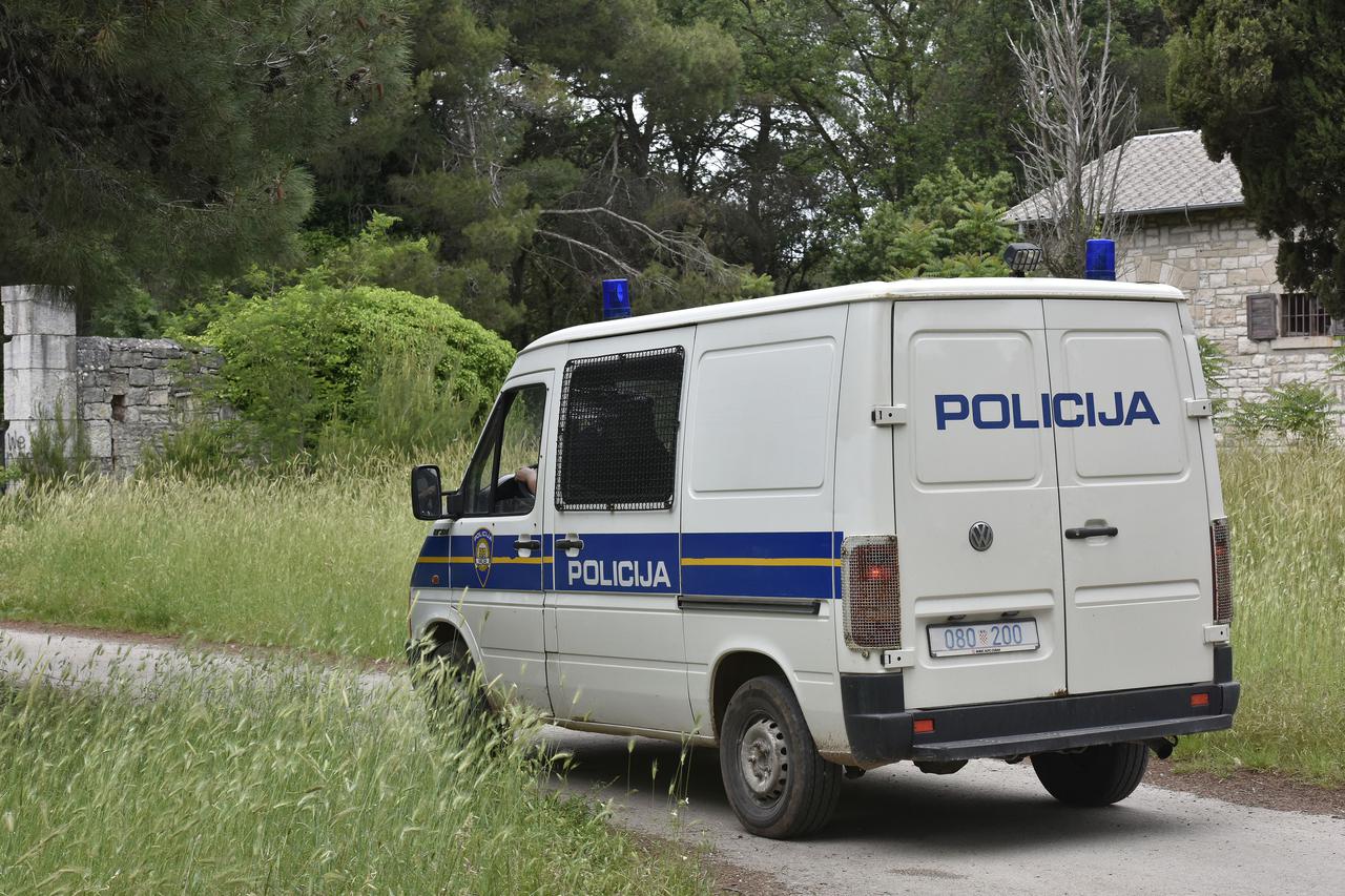policija