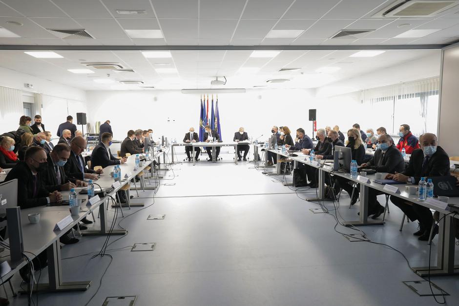 Petrinja: Sjednica Stožera civilne zaštite za otklanjanje posljedica katastrofe uzrokovane potresom