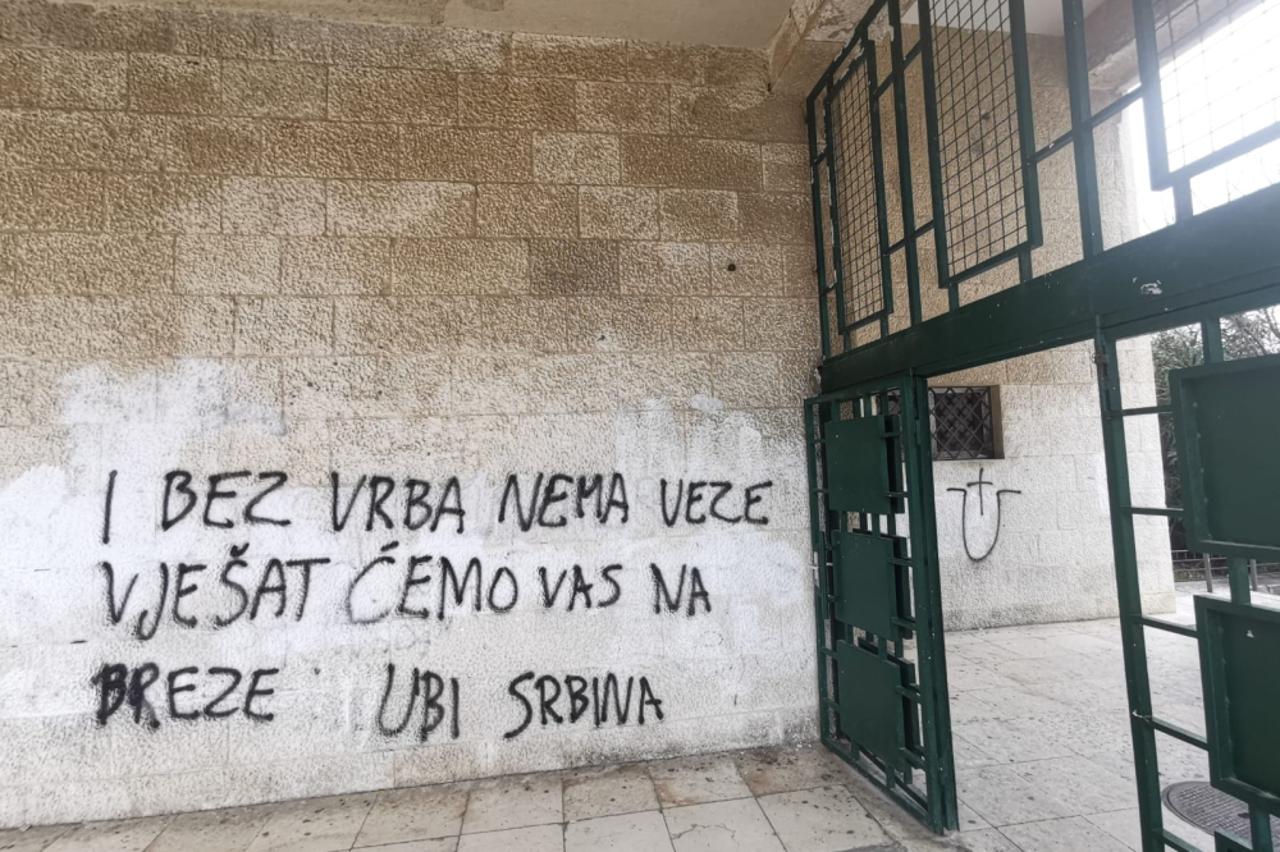 Ustaški simboli i govor mržnje u dvorištu osnovne škole u Splitu