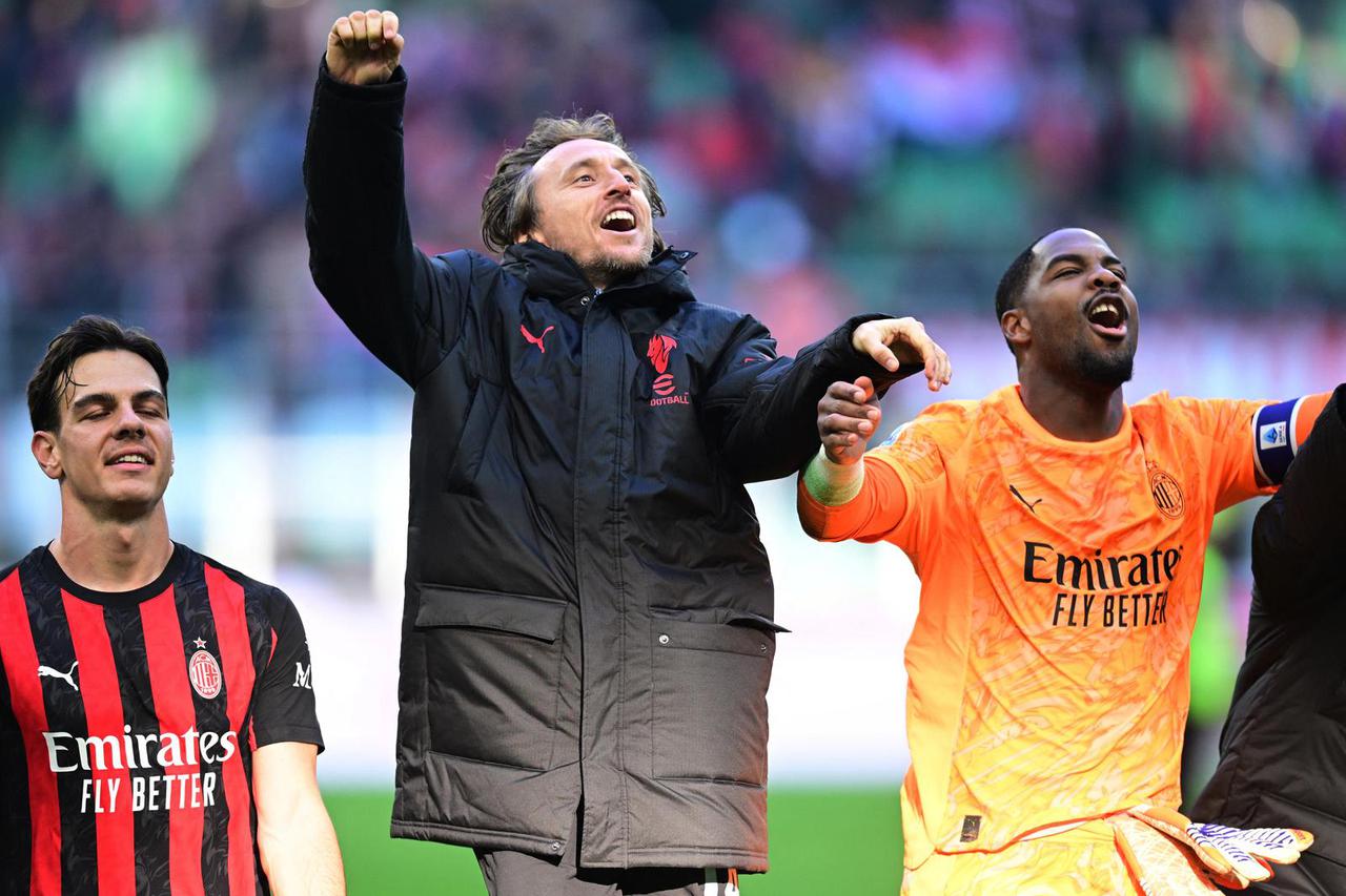 Serie A - AC Milan v Hellas Verona