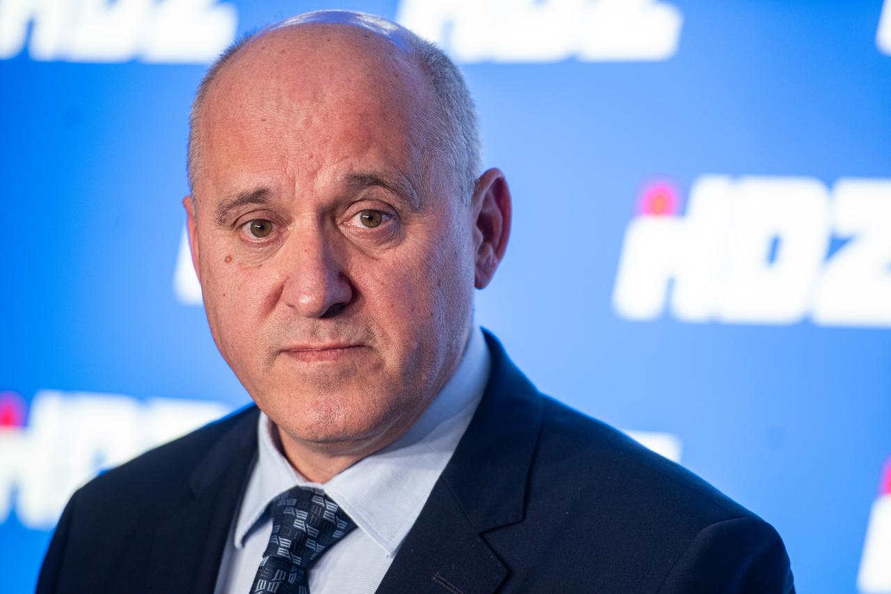 Zagreb: Nakon sjednice šireg Predsjedništva HDZ-a izjavu za medije dao je Branko Bačić