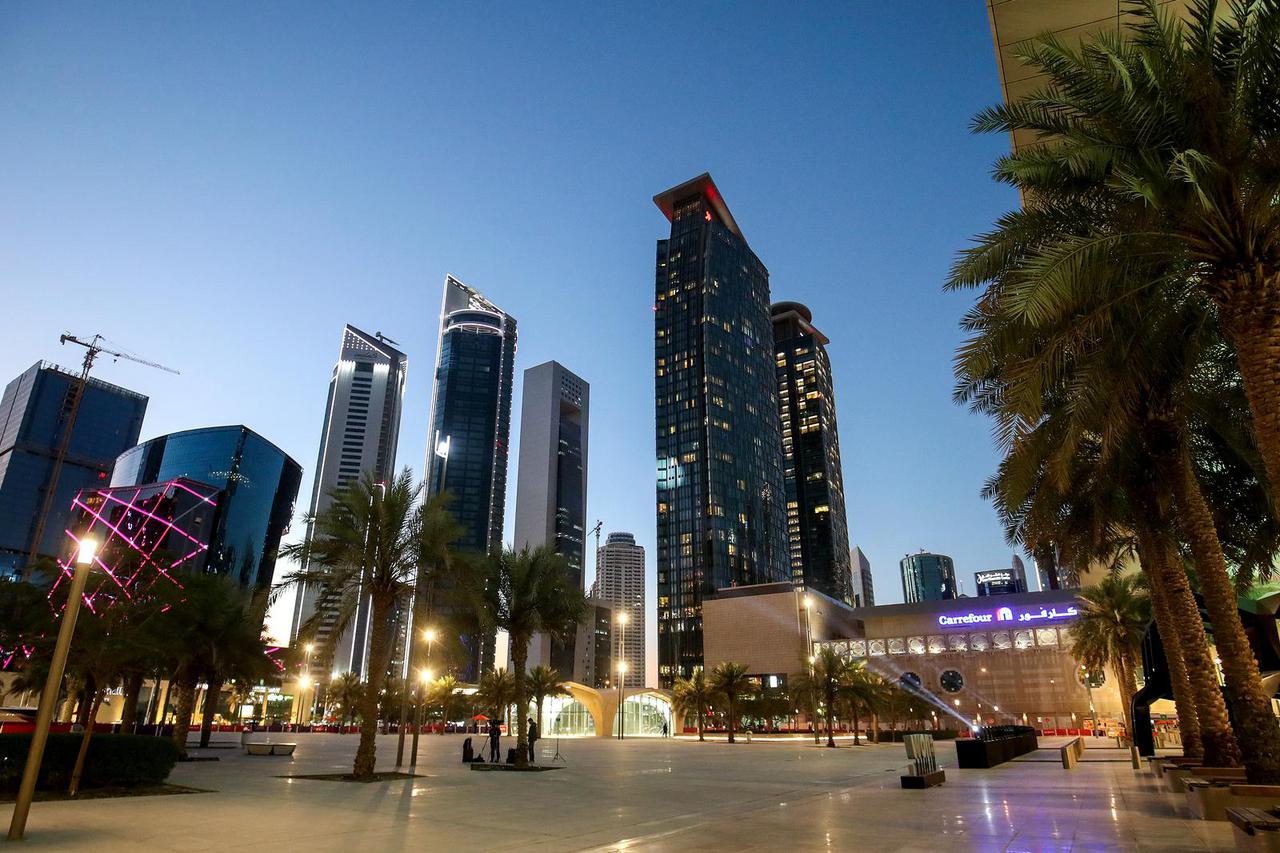 Svjetla gradske četvrti West Bay u Dohi 