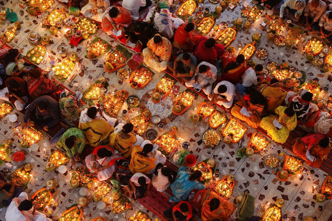 Hindu devotees observe Rakher Upabash in Dhaka