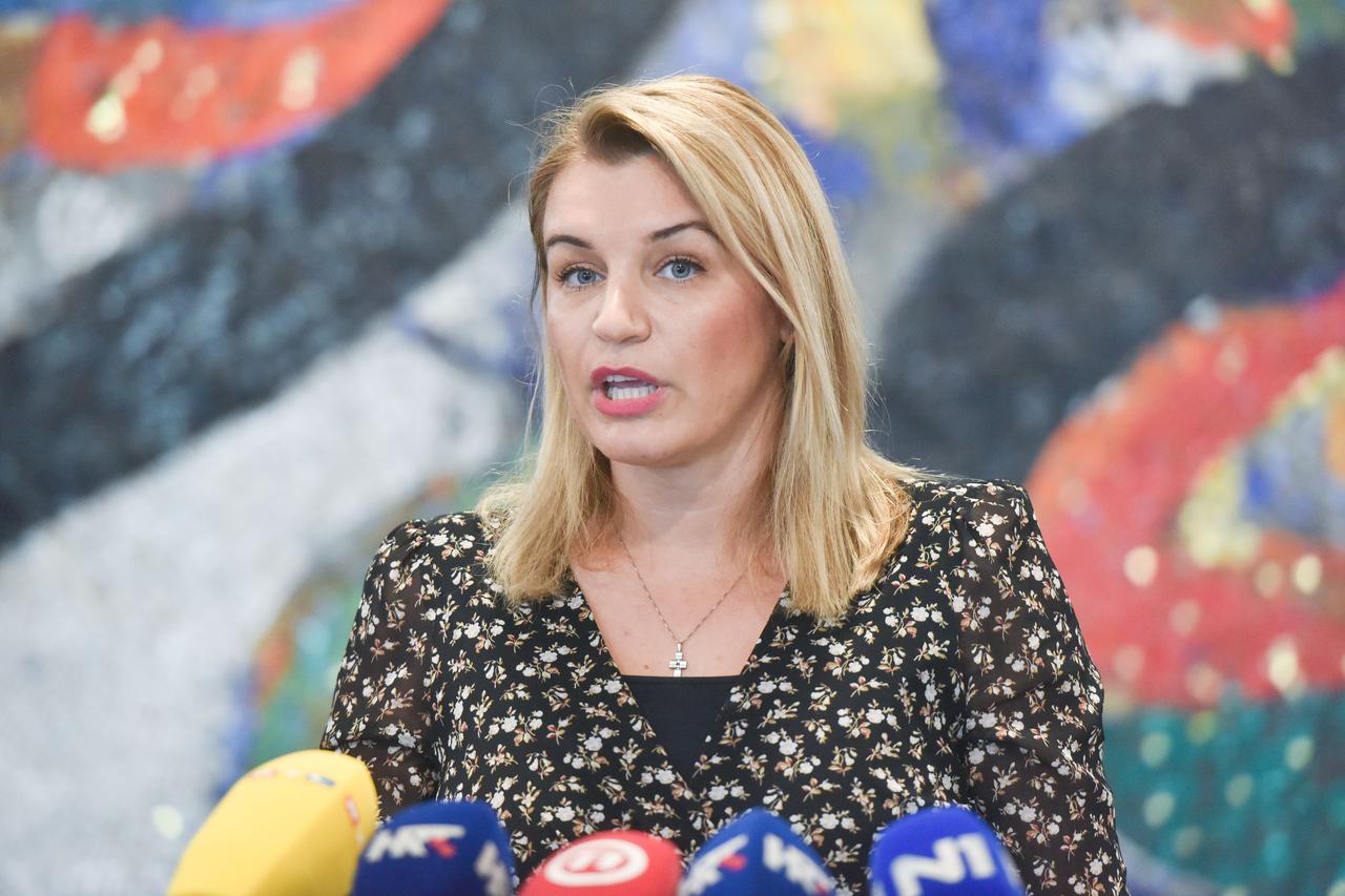 Zagreb: Ministrica Brnjac održala konferenciju nakon sastanka s predstavnicima turističkog sektora