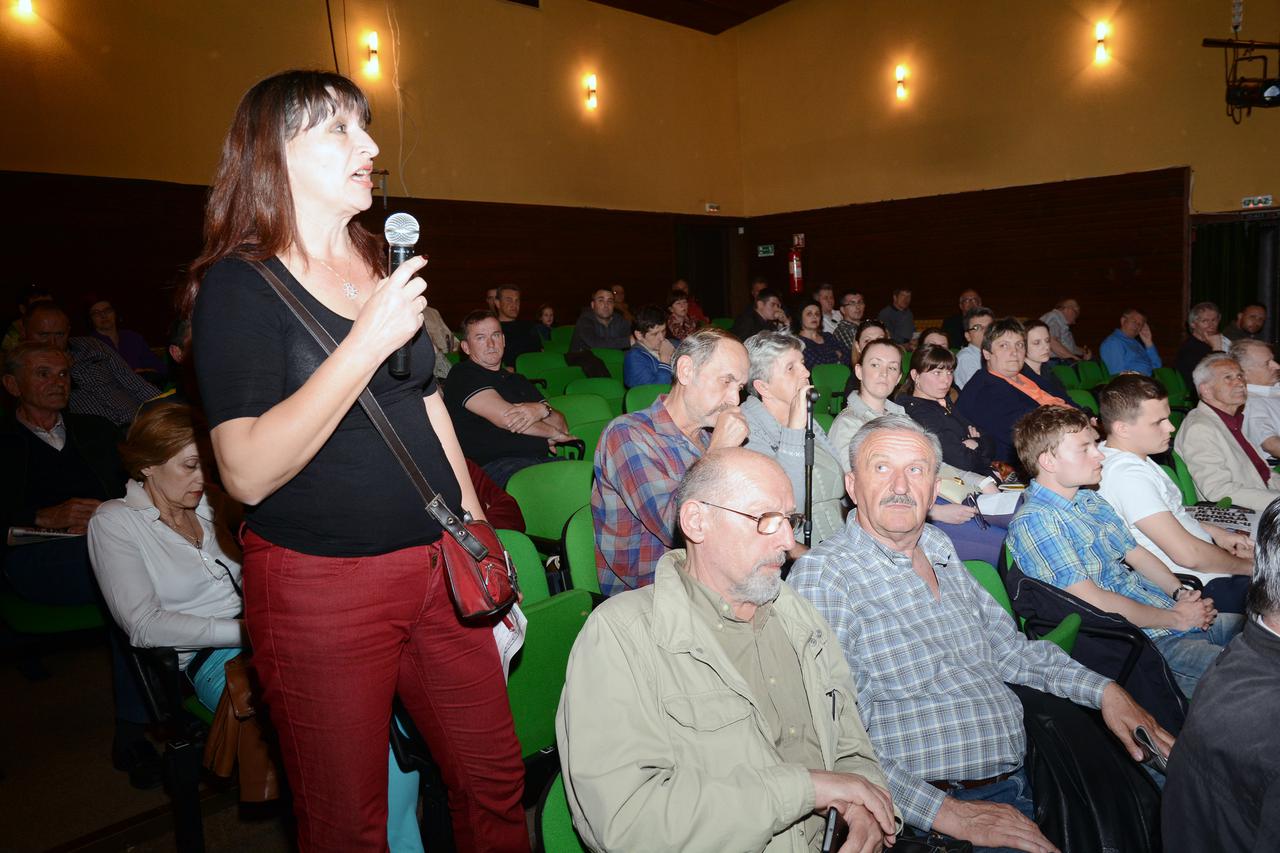 Večernjakova tribina u Sisku okupila stotinjak građana