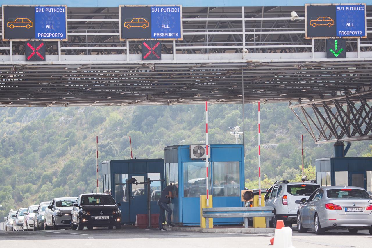 Karasovi?i: Na grani?nom prijelazu sprije?en pokušaj unošenja radija 