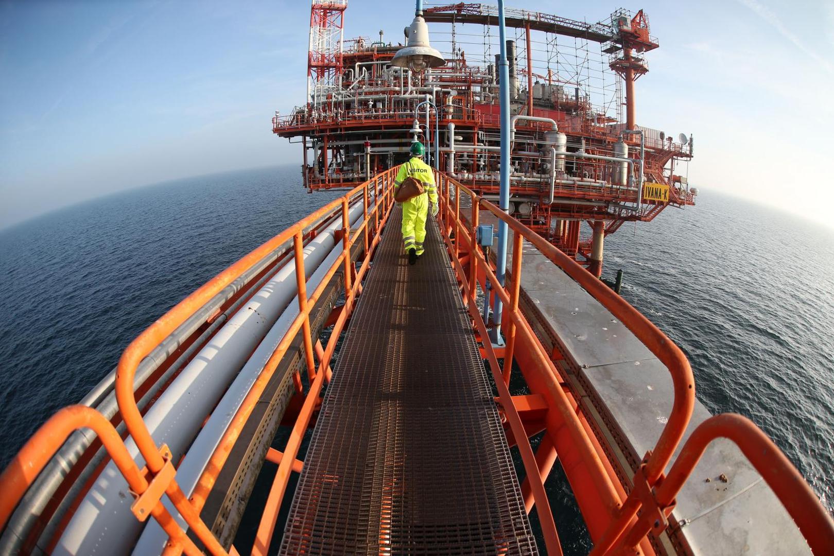 23.10.2019., Pula - Proizvodna platforma Ivana A/K kojom upravlja operativna kompanija INAgip povodom 20 godina od pocetka eksploatacije plina u Jadranu. Platforma Ivana A je sredisnja platforma eksploatacijskog polja ugljikovodika "Sjeverni  jadran". Kompresorska platforma Ivana K smjestena je neposredno uz platformu Ivana A i s njom je povezana mostom. Photo: Marin Tironi/PIXSELL