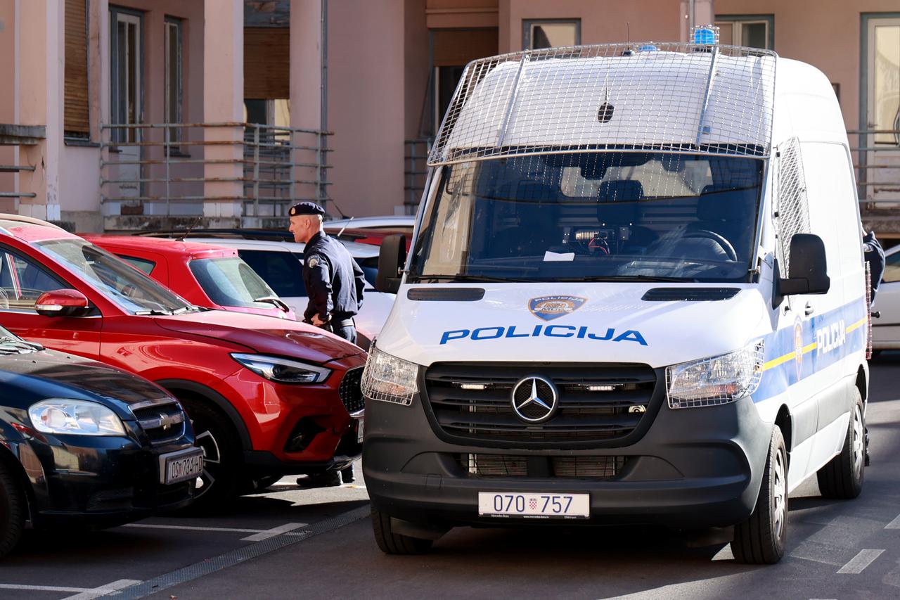 Osijek: Nastavak privođenja osumnjičenih navijača na Prekršajni sud
