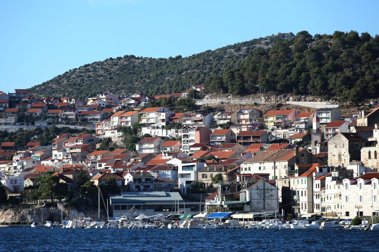 Pogled na Šibenik s mora