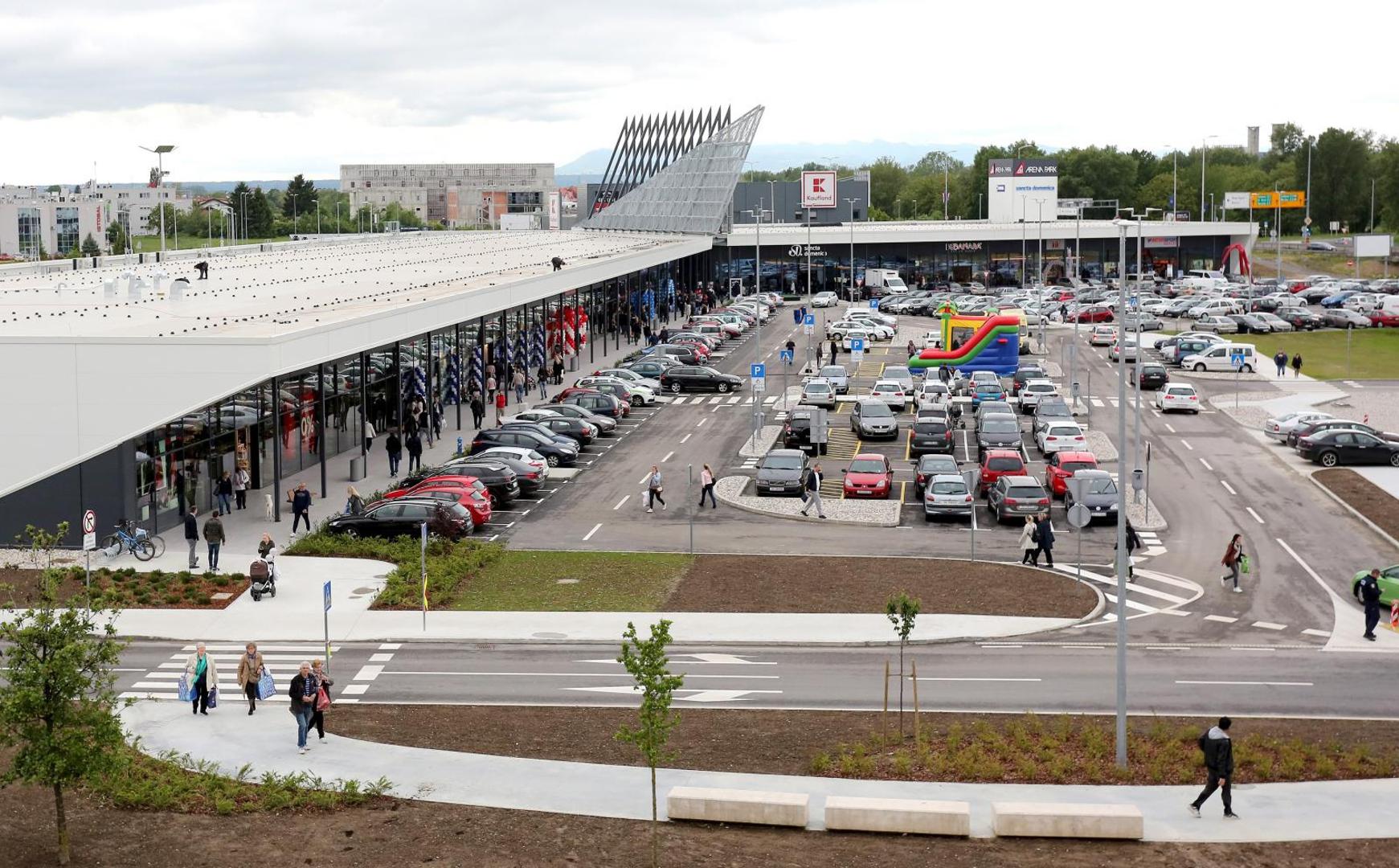 Na 8000 četvornih metara otvoren je novi trgovački centar Arena Park.