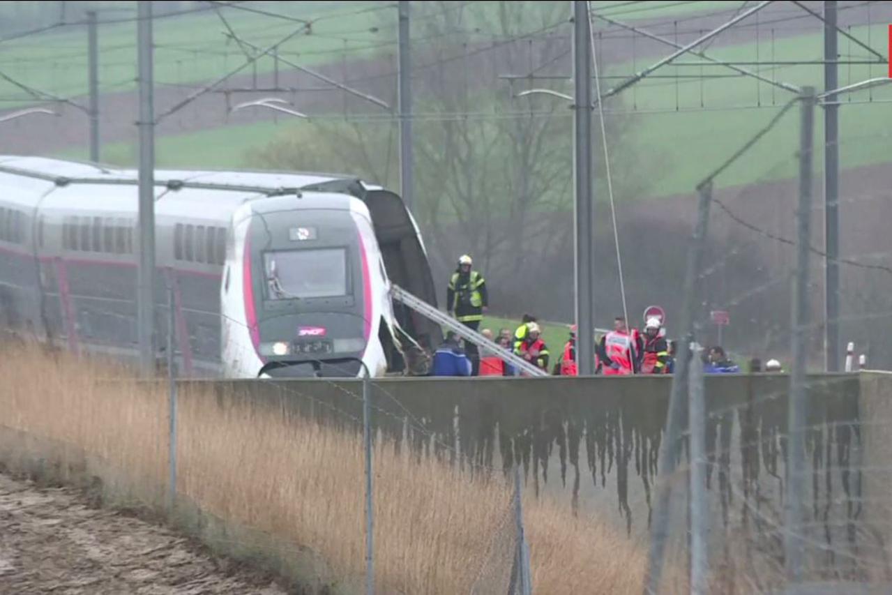 Brzi vlak Strasbourg-Pariz izletio iz trčanica