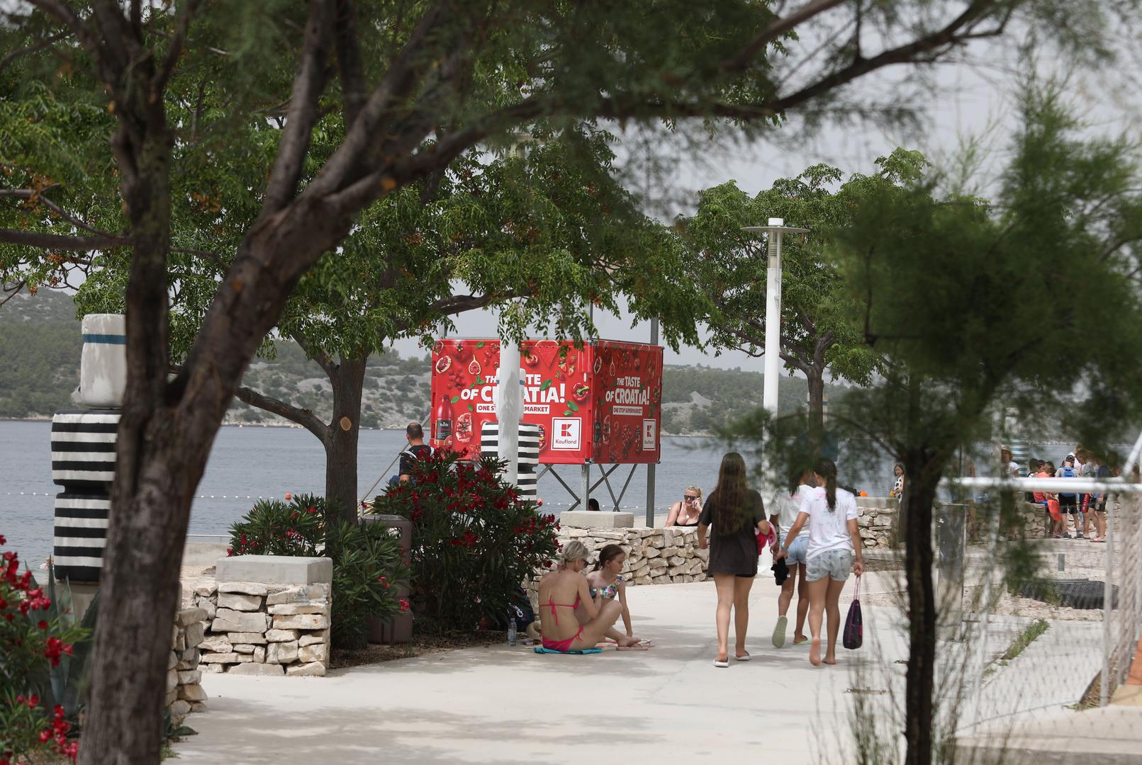 U Splitu je u 14 sati bilo 36,5 °C, u Đakovu 34,8 °C, u Zagrebu preko 32 °C...