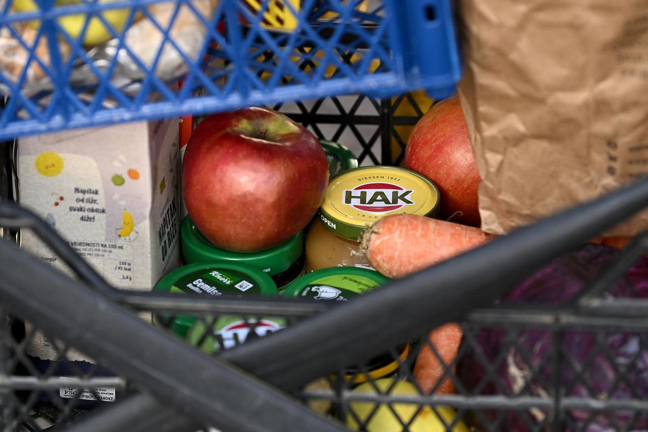 Zagreb: Ostavljen bicikl s porukama o bojkotu trgovina