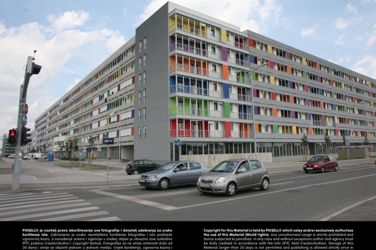 '27.08.2009., Jelkovec-Sopnica, Sesvete - Stanovi izgradjeni u zagrebackom naselju Sopnica-Jelkovec prema zagrebackom modelu stanogradnje. Photo: Zarko Basic/Poslovni dnevnik/PIXSELL'