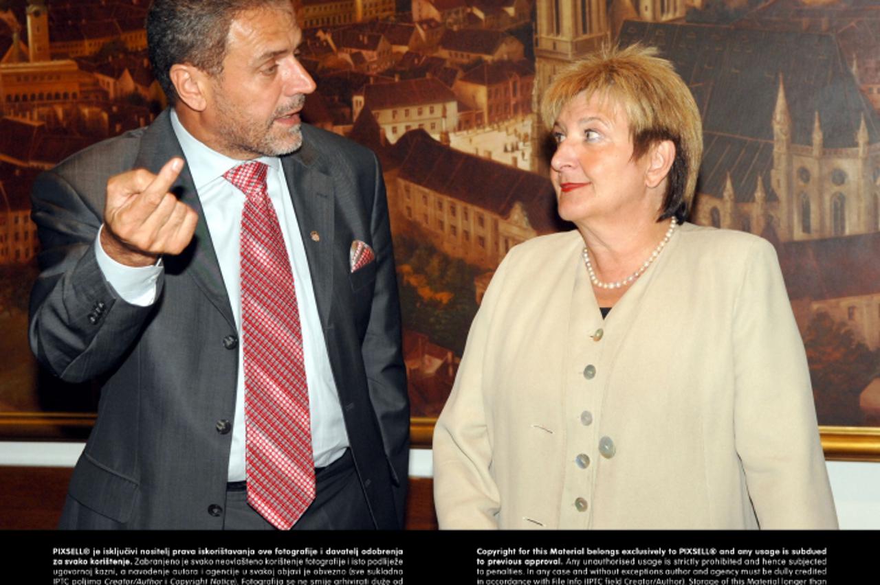 '15.09.08., Zagreb - Gradonacelnik Milan Bandic i dr. Vida Demarin na tiskovnoj konferenciji povodom preventivnih kardiovaskularnih pregleda. Photo:Davor Visnjic/Vecernji list'