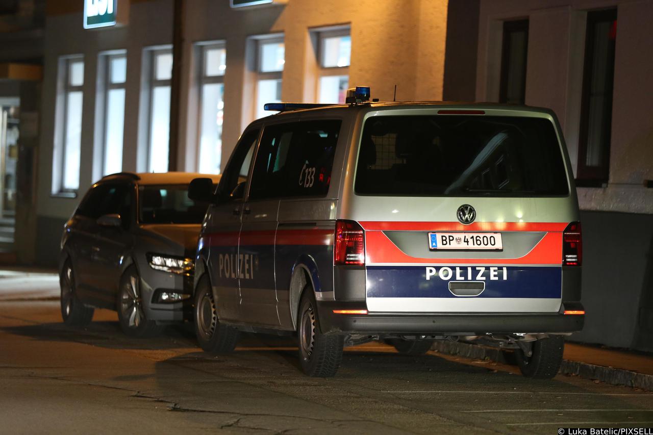 Altenfelden: Policija po cijelom gradu traži ubojicu koji je usmrtio dvije osobe