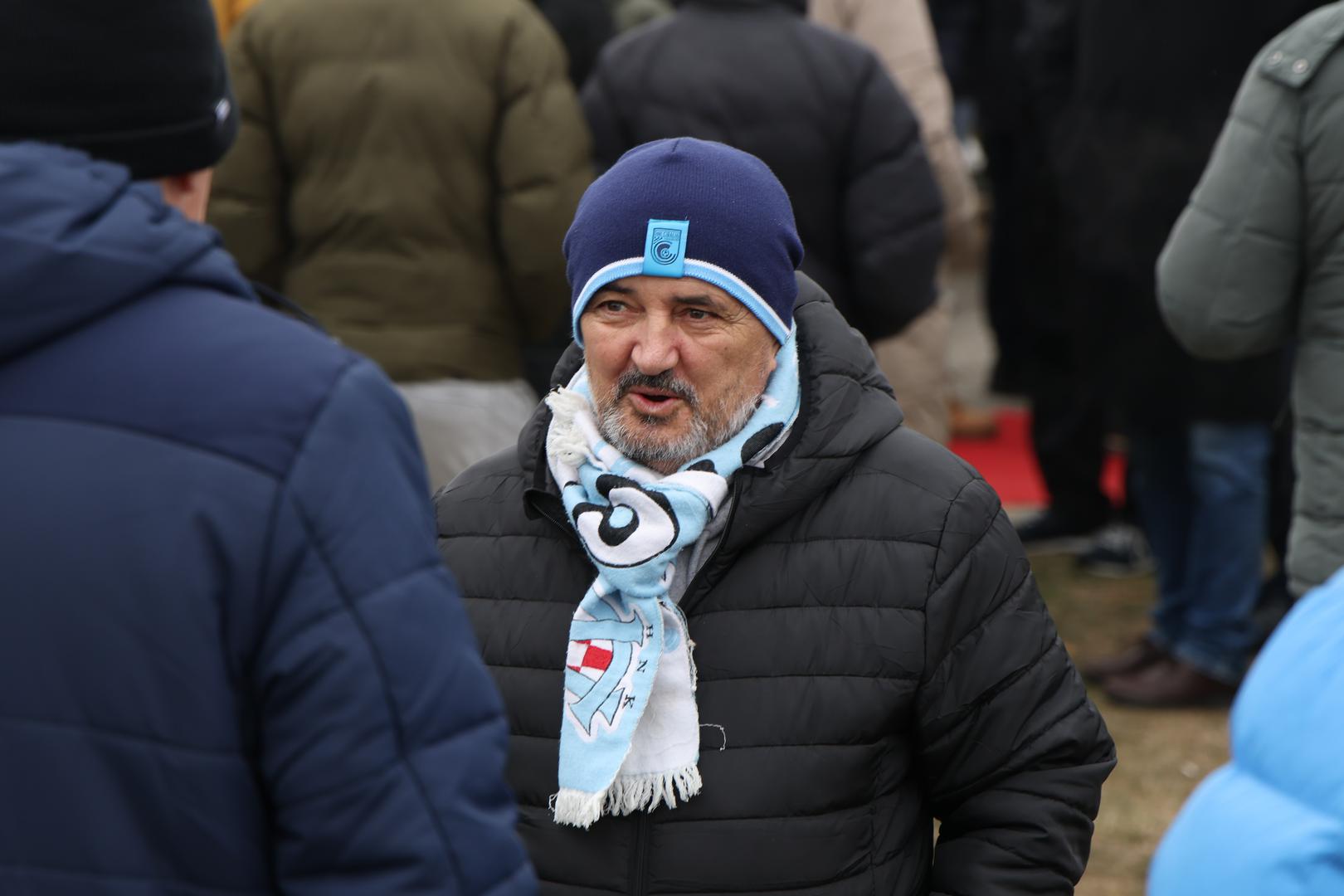 Navijači Hajduka vječno će pamtiti njegov legendarni "ringišpil" kojim je 2008. na Maksimiru "slomio" kompletnu obranu Dinama, dok će ga se navijači Dinama sjećati kao igrača koji je s njihovim klubom osvojio Hrvatski kup 2004. godine. Igrao je i za Segestu, Zagreb, Saarbrücken i iranski Foolad, a upisao je i 17 nastupa za reprezentaciju Bosne i Hercegovine.