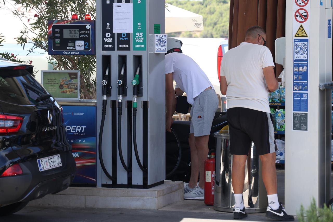 Ograni?eno to?enje goriva na pojedinim benzinskim postajama u Šibeniku
