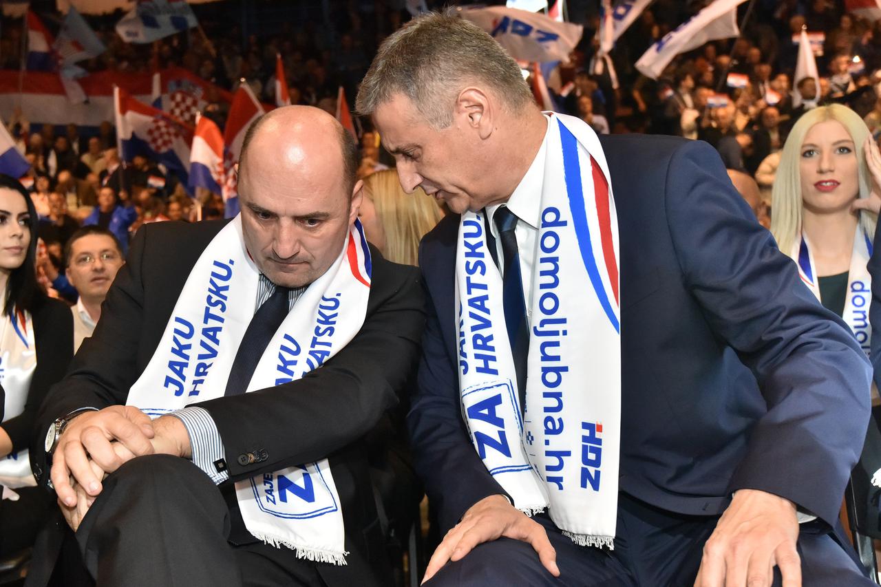 04.11.2015., Zadar -  Tomislav Karamarko prisustvovao je sredisnjem predizbornom skupu HDZ-a i Domoljubne koalicije za IX. izbornu jedinicu koji se odrzao u dvorani Jazine. Photo: 