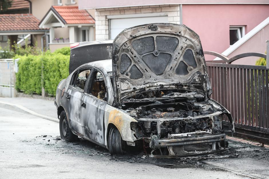 Izgorio Passat na Savskoj Opatovini
