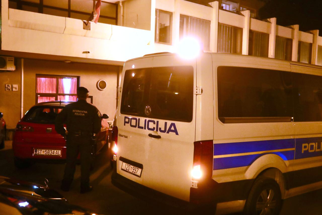 Split: Policija ispred prostora kotara Blatine gdje se trebao održati događaj SNV-a