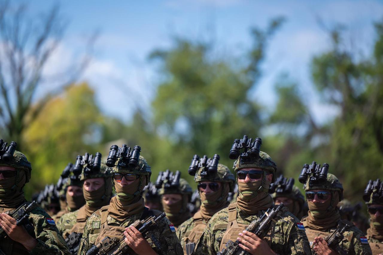 Velika Gorica: Uvježbavanje pješačkih postroja Hrvatske vojske za svečani vojni mimohod