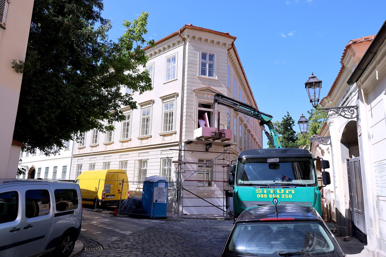 U međuvremenu je započela i obnova palače Dverce, dok se radovi na palači Drašković u Opatičkoj ulici još uvijek nastavljaju. Kuća Lovrenčić na uglu Demetrove i Basaričekove ulice završila je konstrukcijsku obnovu te se trenutačno uređuje njezina unutrašnjost. 
