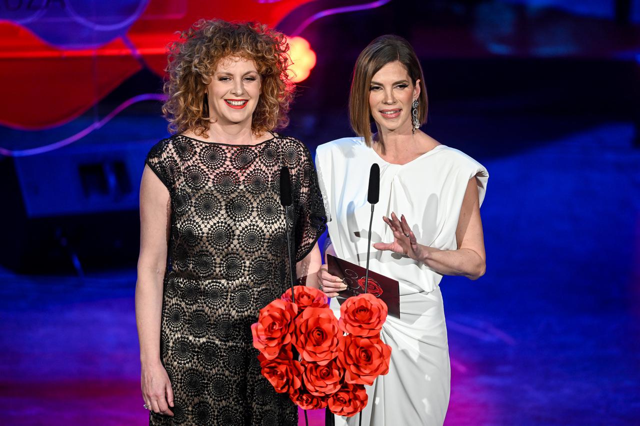 Zagreb: Dodjela medijske nagrade "Večernjakova ruža" u Hrvatskom narodnom kazalištu