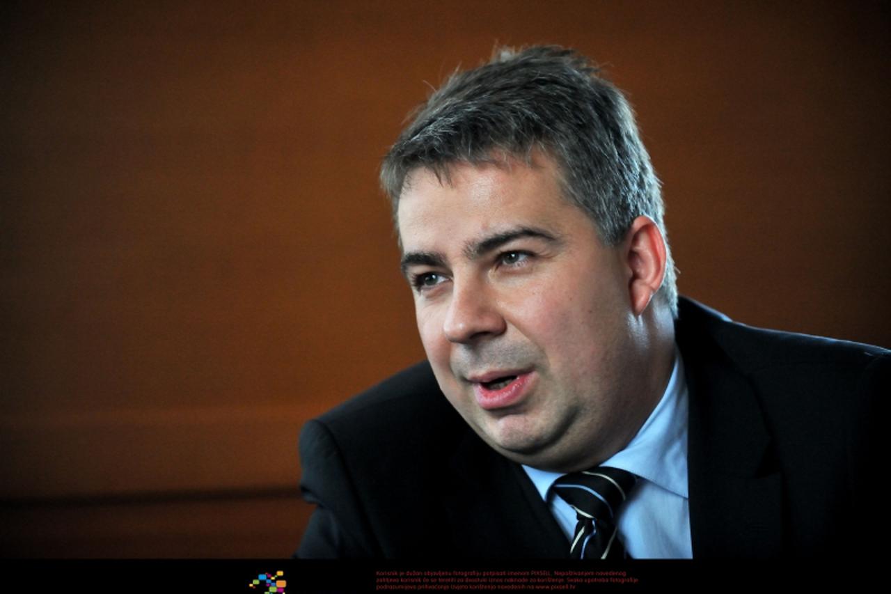 'aldott1_nnn_pos_180810'