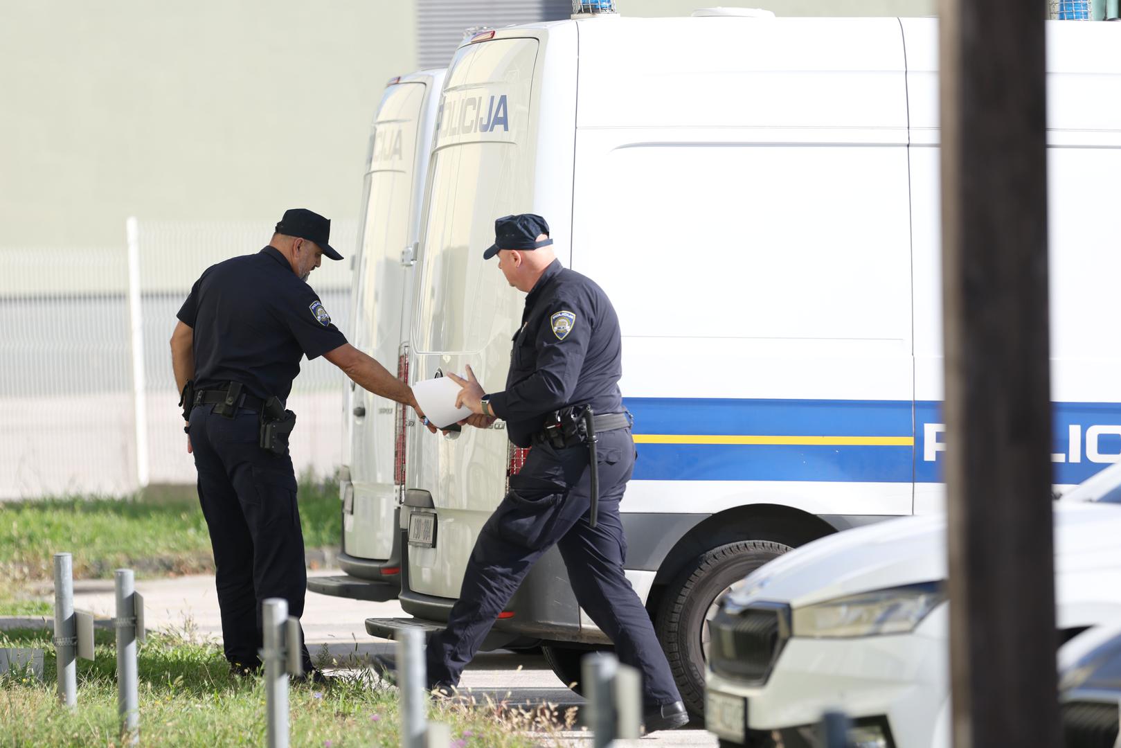 Ranije izrečena sigurnosna mjera Horvatinčiću odnosila se na zabranu upravljanja svim motornim vozilima, a trebala se početi primjenjivati nakon što je Horvatinčić u srpnju prošle godine odslužio kaznu za izazivanje pomorske nesreće s dvoje poginulih te trajati pet godina.