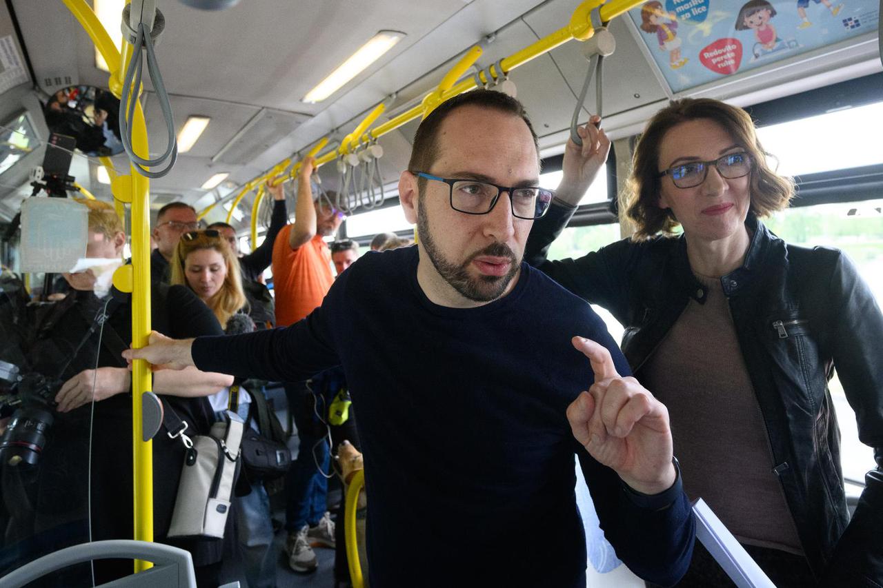 Gradonačelnik Tomašević obišao sa suradnicima novoobnovljenu Aleju Matije Ljubeka na zagrebačkom jezeru Jarun