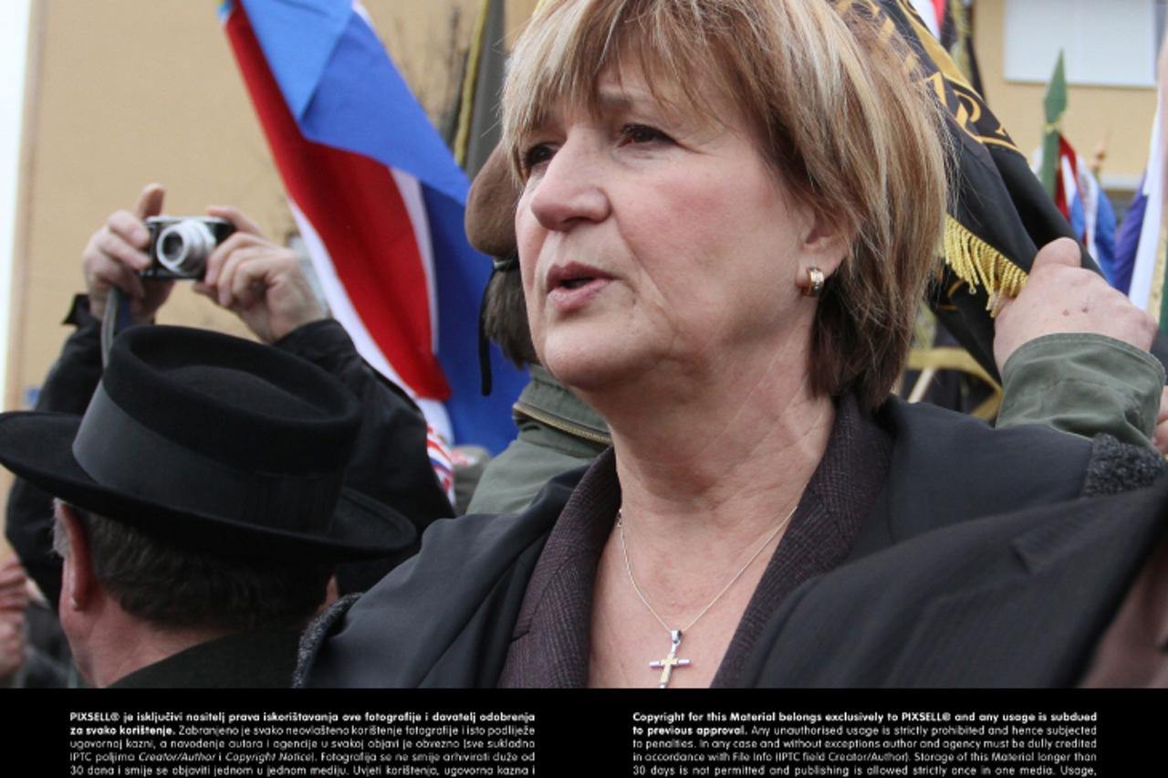 '02.02.2013., Vukovar - Prosvjed u sredistu Vukovara protiv uvodjenja dvojezicnosti. Okupljeni iz svih dijelova Hrvatske sa zastavama i transparentima. Ruza Tomasic.  Photo: Marko Mrkonjic/PIXSELL'