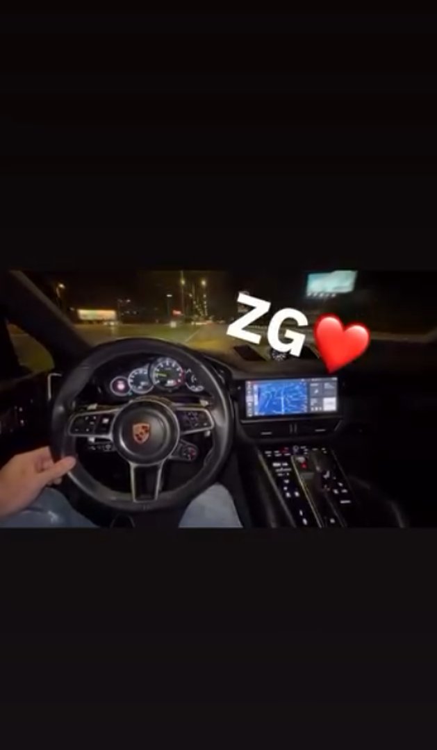 Nekoliko dana prije toga, objavio je i video kako vozi luksuzni automobil marke Porsche. 