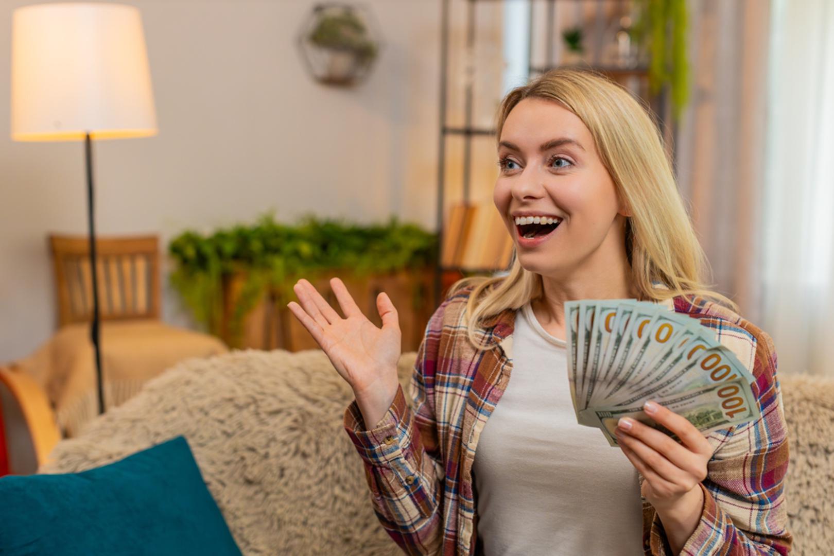 U svijetu astrologije sreća se često povezuje s Jupiterom, planetom ekspanzije, blagostanja i velikih dobitaka. A kad se tomu doda i malo intuicije, hrabrosti ili šarma, priče o iznenadnim dobitcima i nasljedstvima zvuče još realnije. Naravno, loto je i dalje igra slučaja, a nasljedstva ovise o stvarnom životu, ali zabavno je vidjeti tko u horoskopu slovi kao miljenik sudbine. 