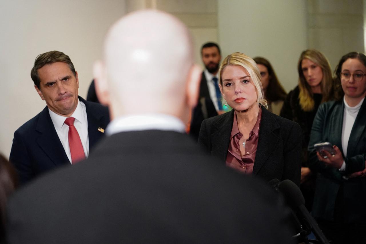 Nakon predsjedničkih izbora 2020. sudjelovala je u naporima da se ospore rezultati izbora u pojedinim saveznim državama.

Na čelo Ministarstva pravosuđa imenovana je kao jedna od Trumpovih najodanijih suradnica.