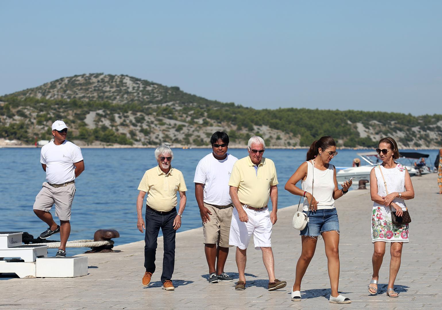  Nakon Dubrovnika i Trogira Bernie je sa suprugom i društvom jučer uplovio u Šibenik. 