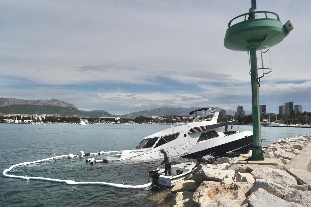 Split: Jako jugo tijekom noći nasukalo jahtu na lukobran
