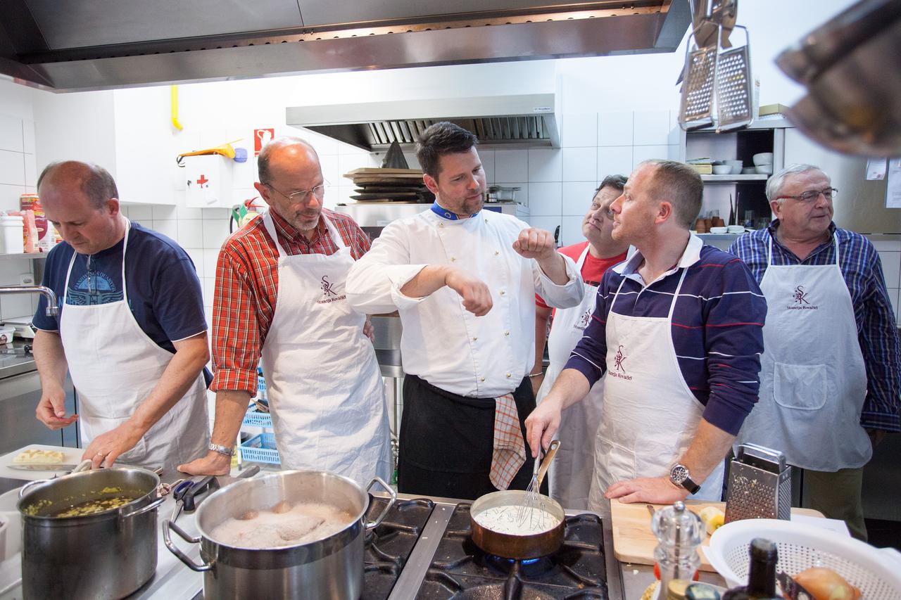 06.05.2015. Rukavac - U stanciji Kovacici odrzava se kulinarska radionica pod strucnim vodstvom Vinka Frlana chefa i vlasnika restorana. Photo: Nel Pavletic/PIXSELL