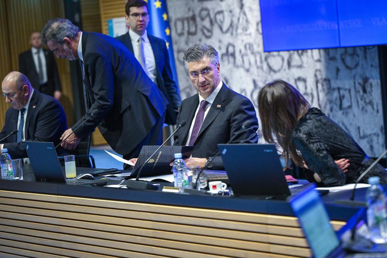 Zagreb: Sjednica Vlade RH
