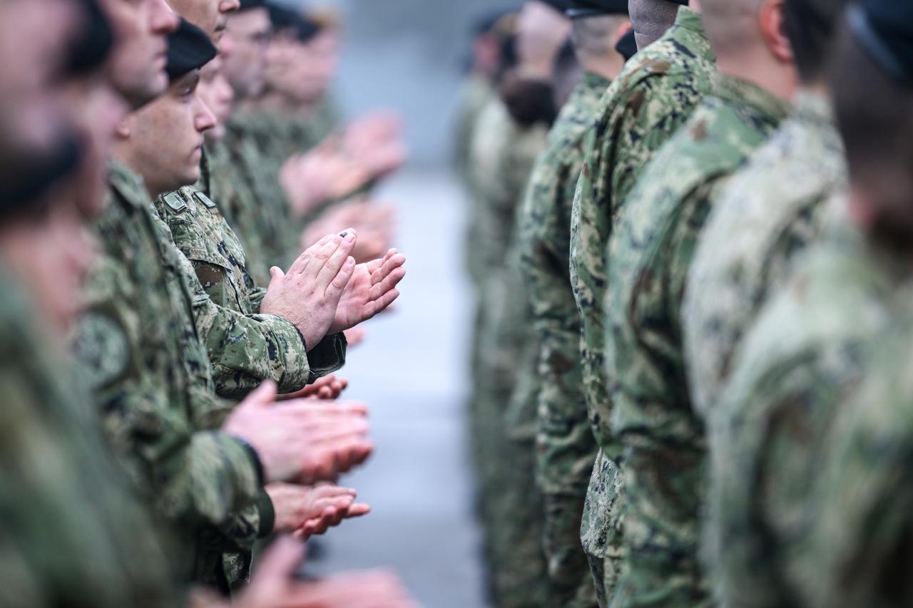 Zagreb: Svečani ispraćaj 8. hrvatskoga kontingenta u NATO-ovu aktivnost prednjih kopnenih snaga u Mađarsku 